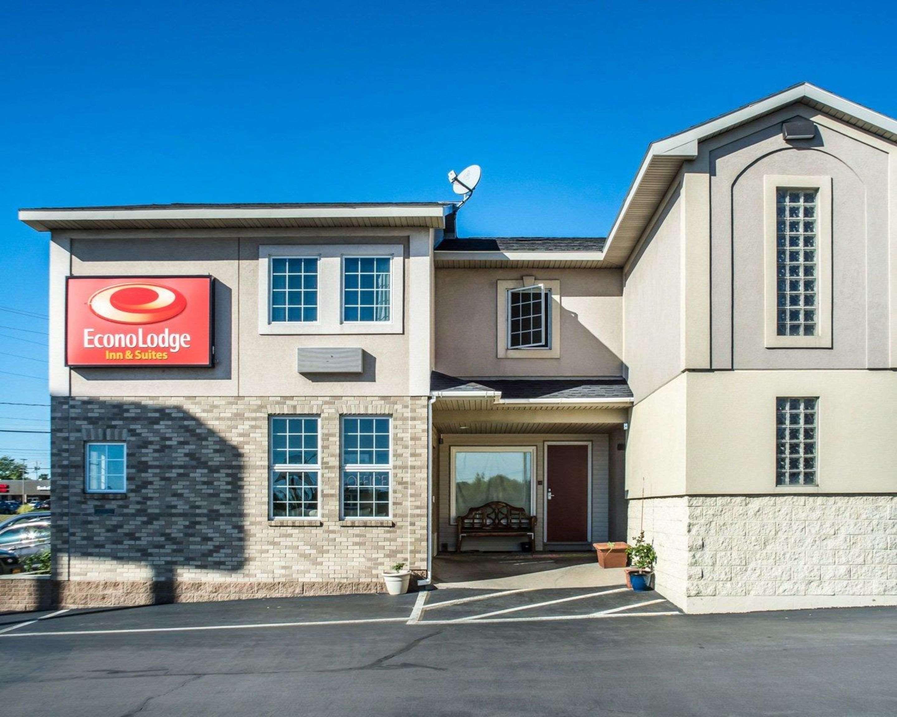 Econo Lodge & Suites Airport North Syracuse Exteriér fotografie
