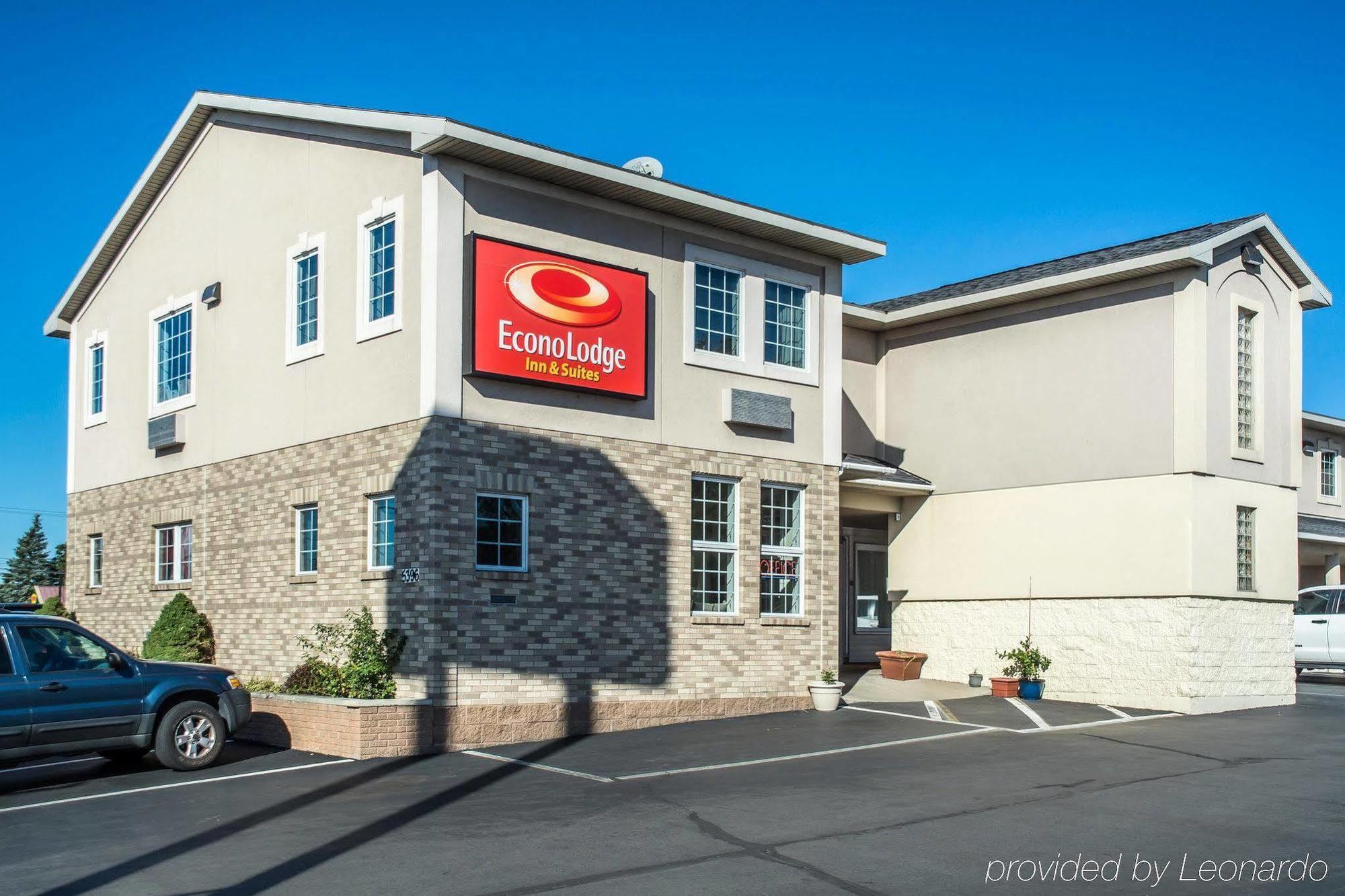Econo Lodge & Suites Airport North Syracuse Exteriér fotografie